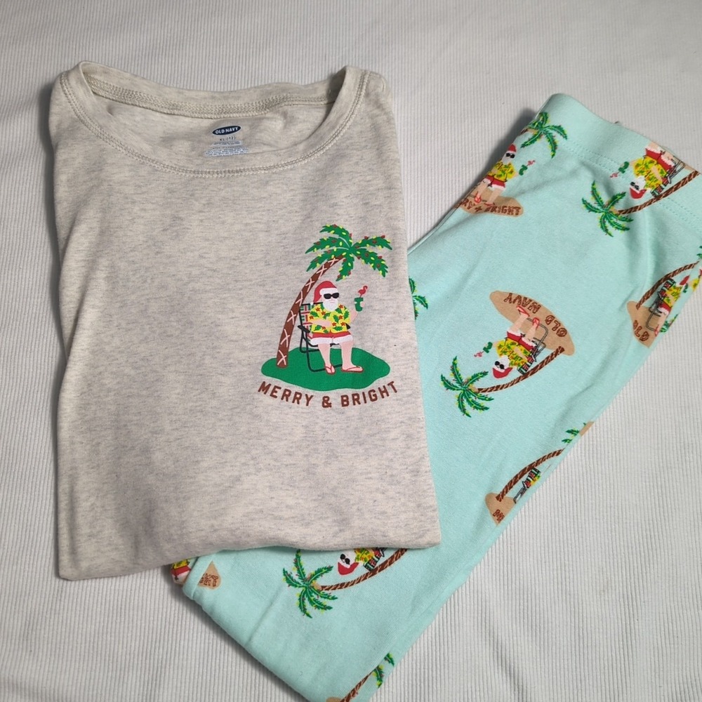 Old Navy Kids Unisex  XL(12)‎ Santa On Beach LG Sleeve Christmas Beach PJ's 384
